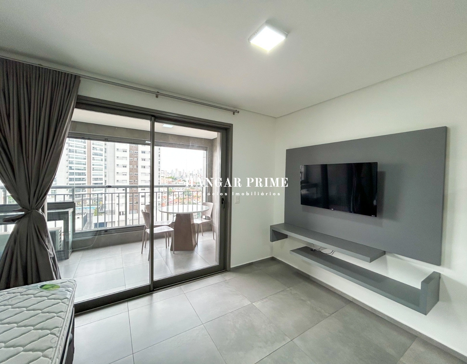 Apartamento Studio 37m² no Condomínio Platina 220 - 1 Dormitório e Localização Privilegiada no Tatuapé