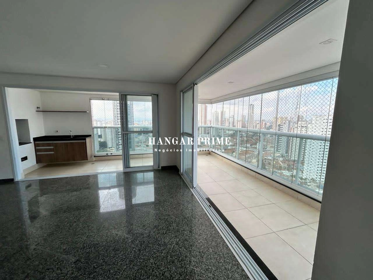 Apartamento para Locação em Vila Regente Feijó, São Paulo | 3 Quartos, 3 Suítes, 5 Banheiros