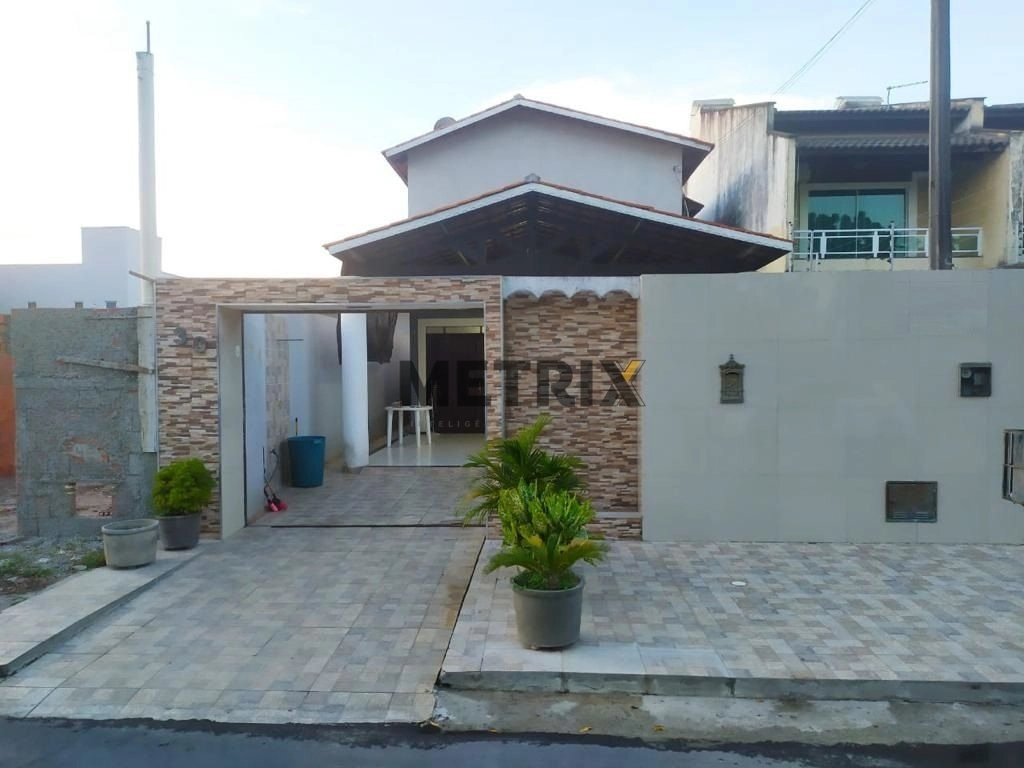 Casa com 4 dormitórios à venda, 274 m² por R$ 600.000,00 - Mondubim - Fortaleza/CE