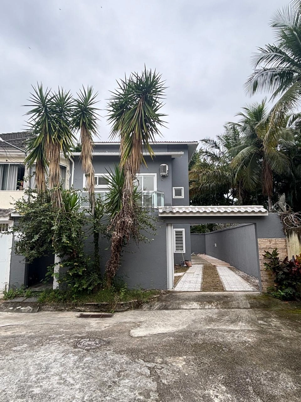 CASA TRIPLEX 4 SUÍTES 210M²- PARAÍSO CLASSE A - VARGEM PEQUENA