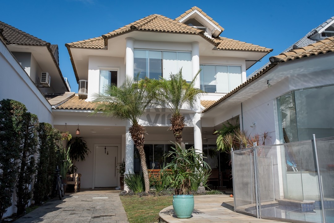 CASA TRIPLEX 354 M² - VIVENDAS DO SOL - RECREIO