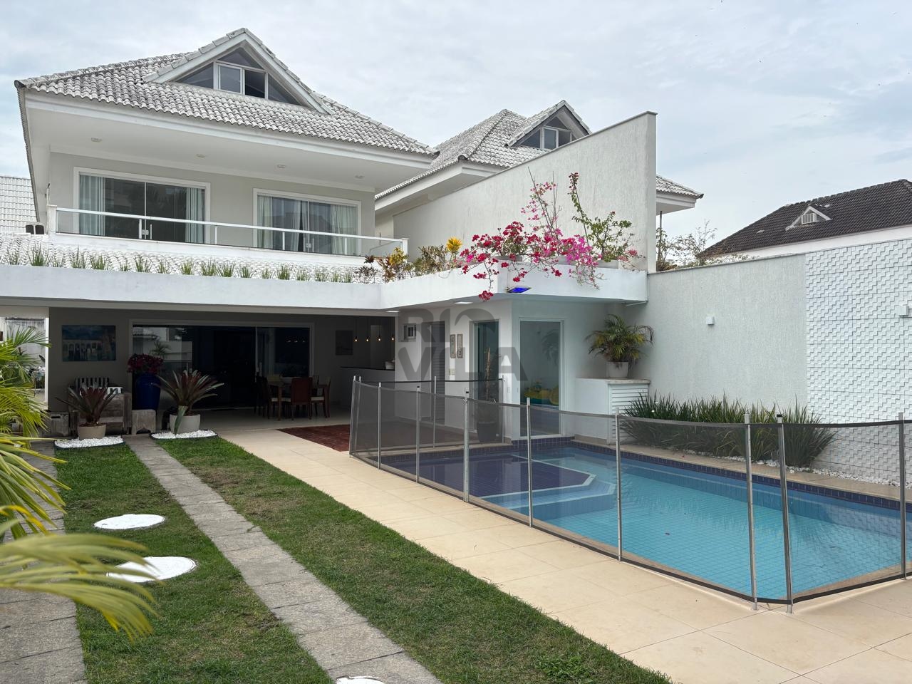 CASA TRIPLEX | 365m² | 4 SUÍTES | CONDOMÍNIO RIO MAR | BARRA DA TIJUCA