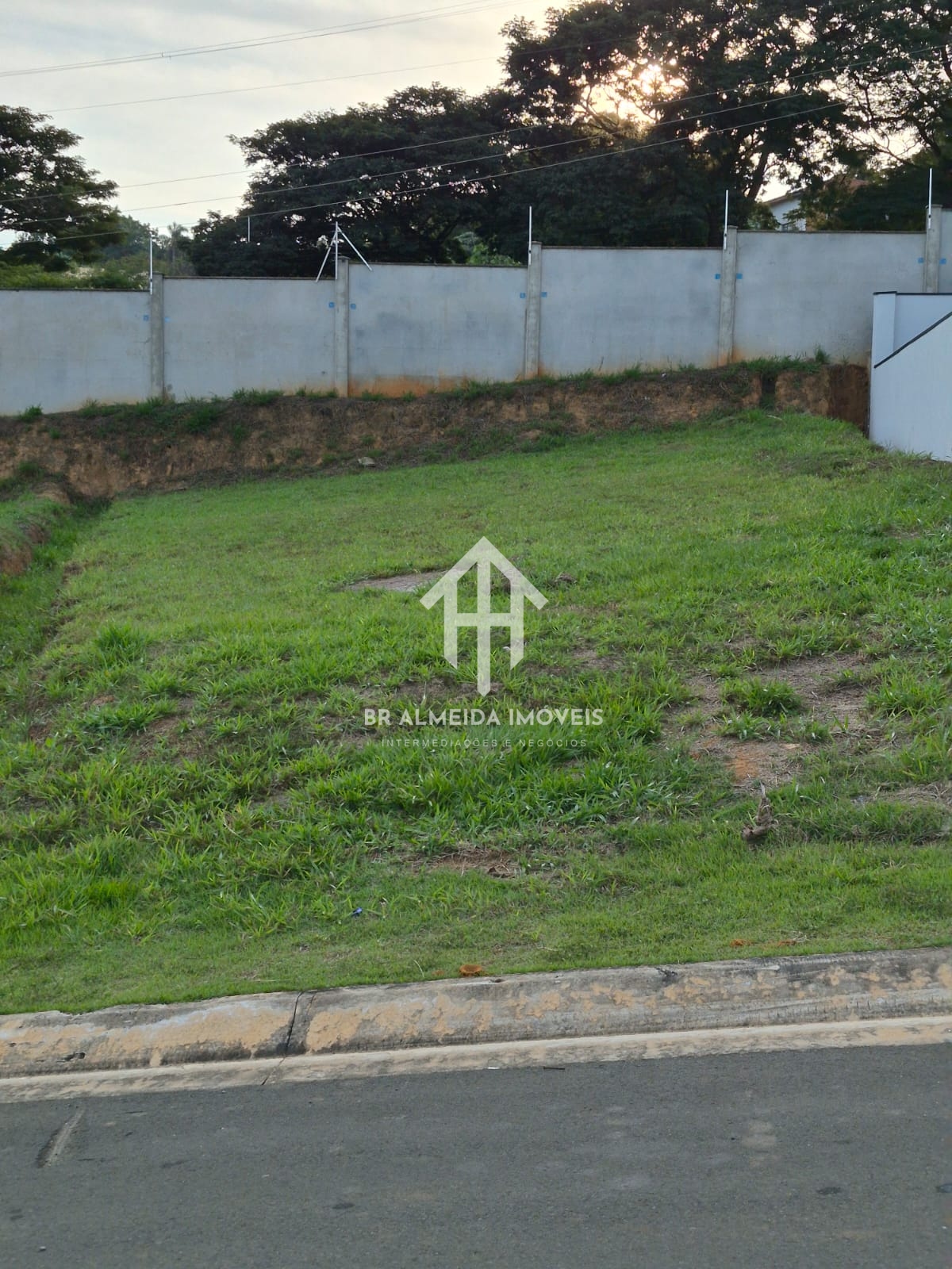Terreno em condomínio | Venda | Jardim Villa Sapezal