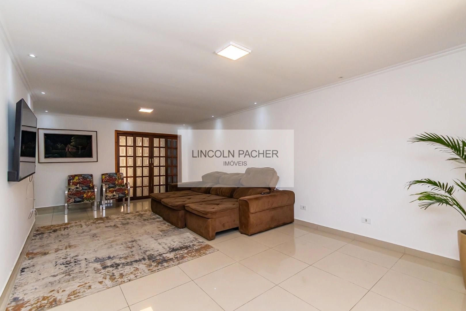 Casa 3 quartos a uma Quadra do Condor da Iraí