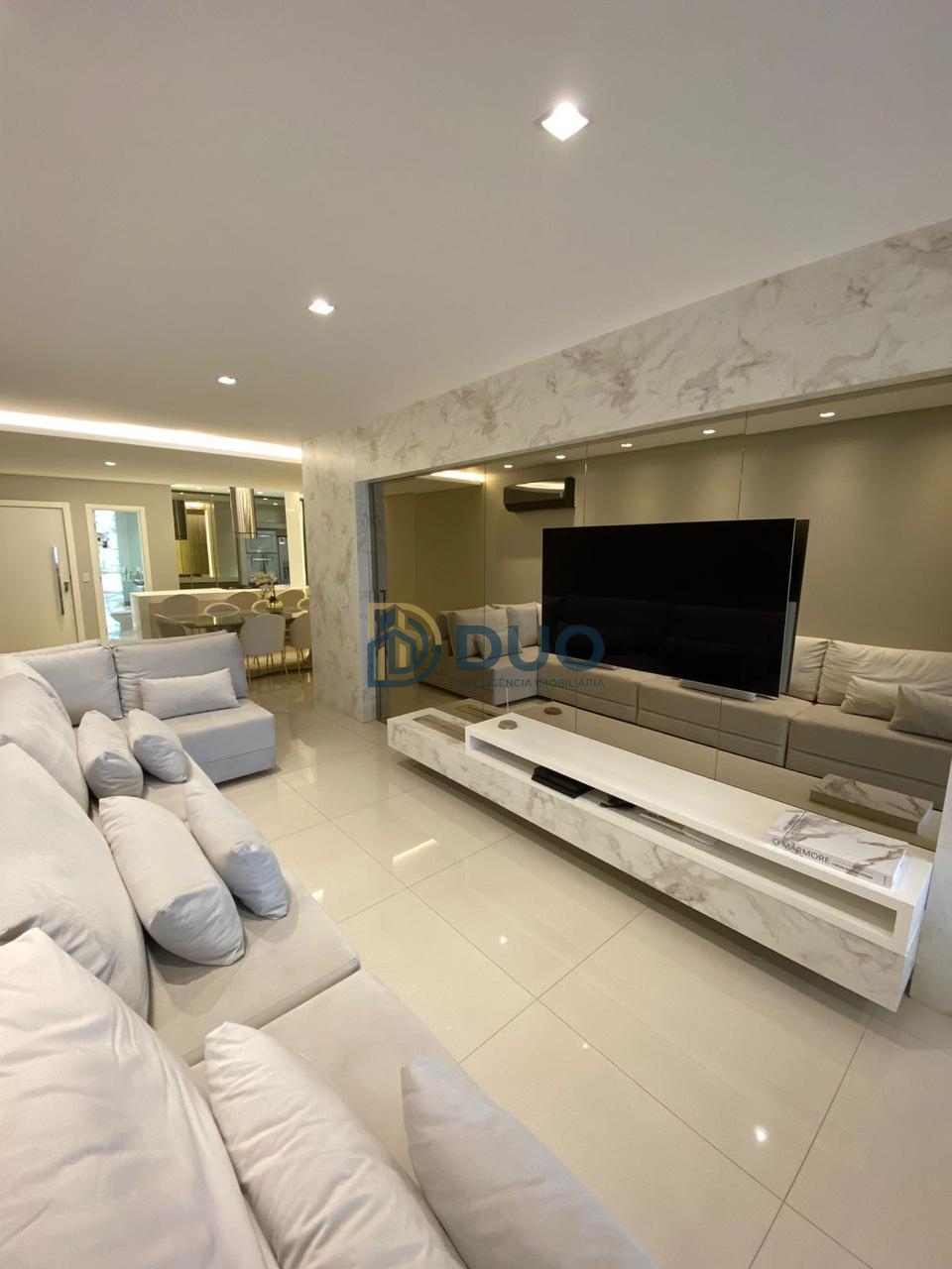 Apartamento 3 Dormitórios Mobiliado no Kobrasol