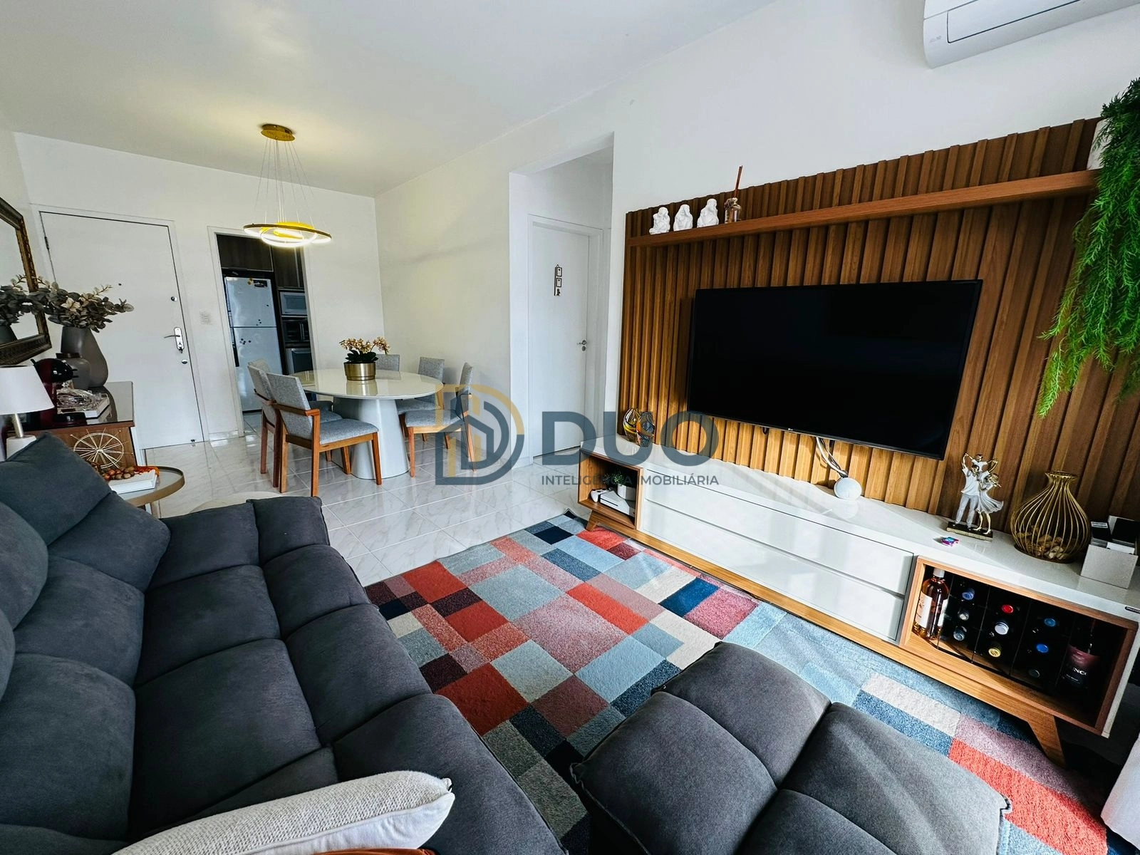 Apartamento 2 dormitórios Mobiliado com Vista Livre e Garagem Coberta em Campinas