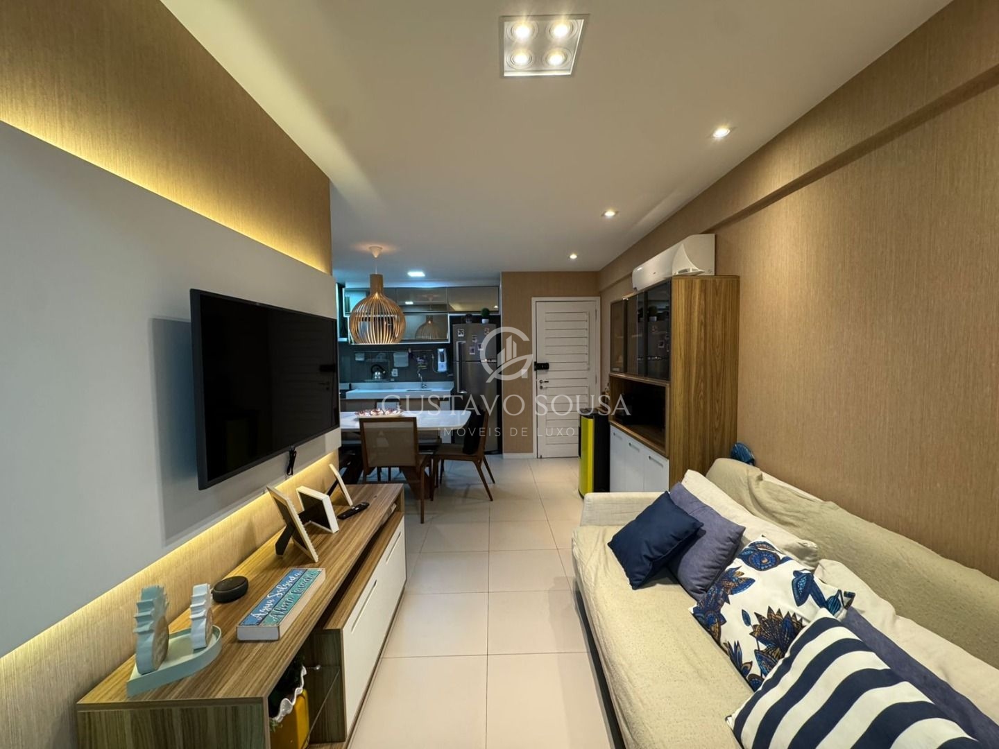 Apartamento com 2 dormitórios à venda, 57 m² por R$ 750.000 - Porto das Dunas