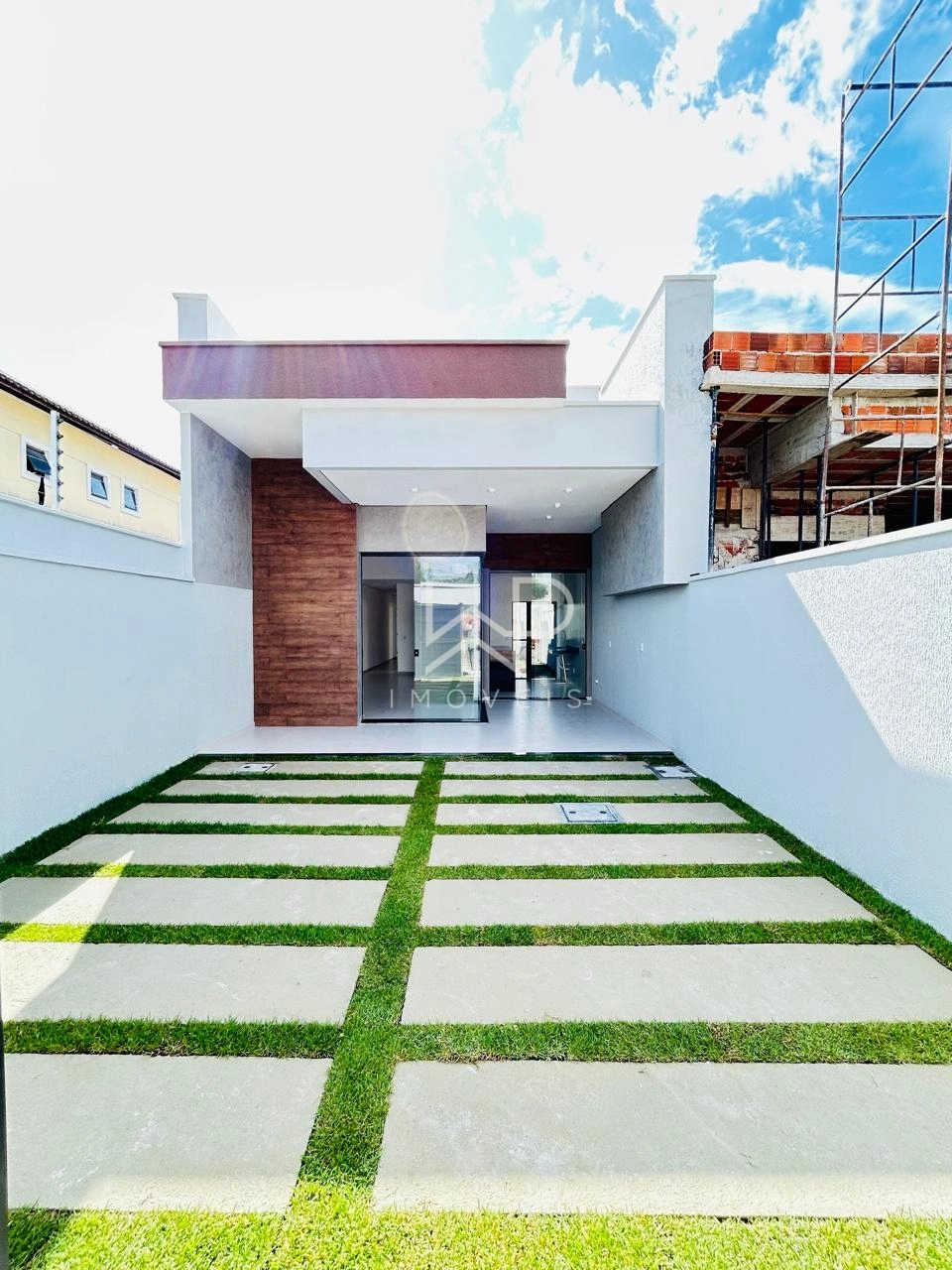 Casas Planas no Eusébio com 3 Suítes e Pé-Direito Elevado | Residencial Prata Mota