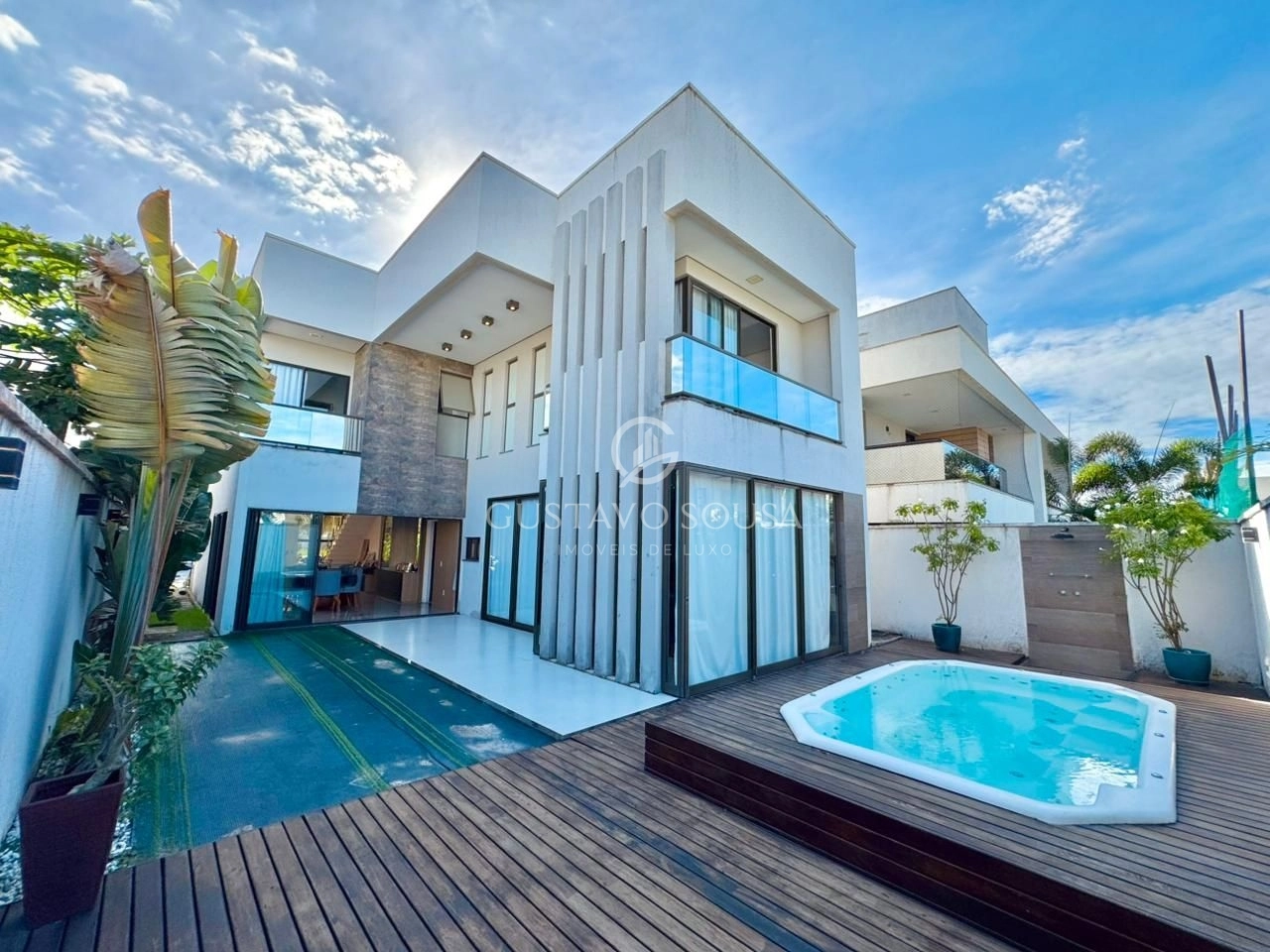 Casa Cidade Alpha, Porteira Fechada com 3 dormitórios à venda, 4 vagas de garagem, 227 m2 por 1.710.000.