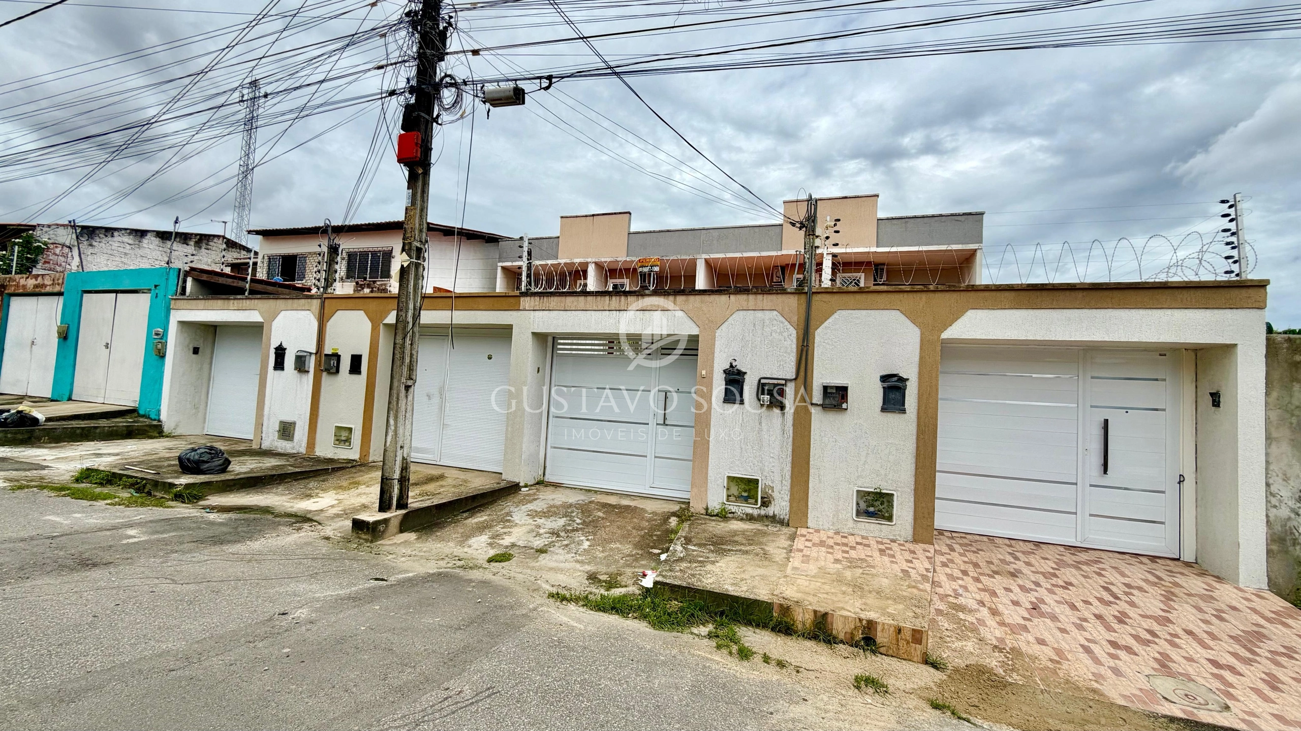 Vendo Casa Duplex Projetada com 3 quartos, 3 banheiros, 2 vagas de garagem, Por Apenas 399.900.