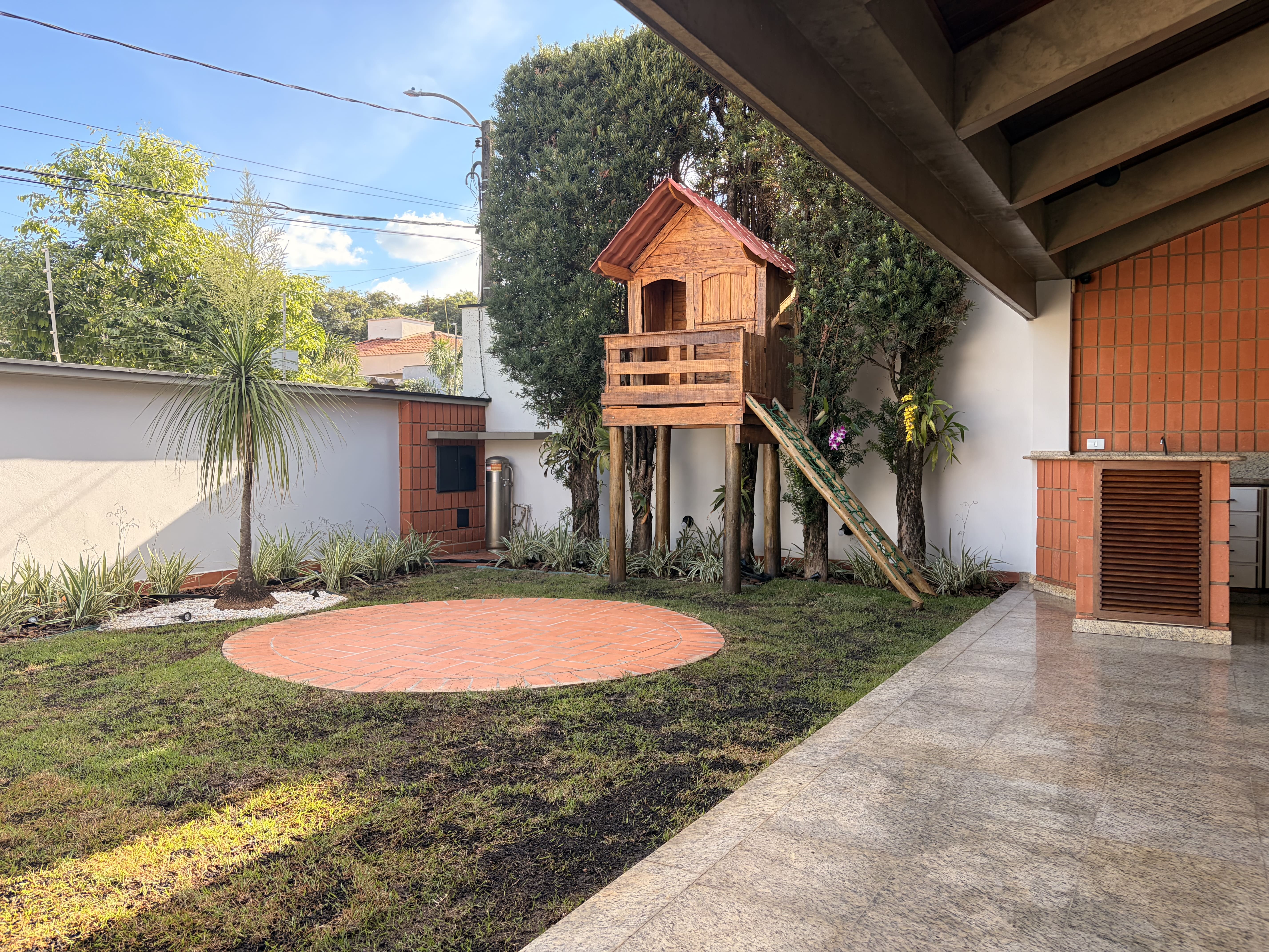 Casa de alto padrão na Nova Piracicaba com 4 dormitórios, 2 suítes e área de lazer