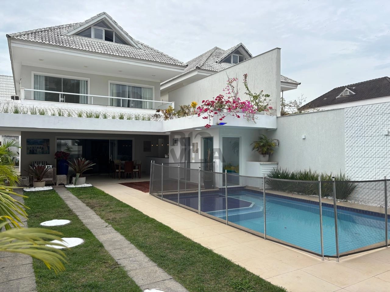 CASA TRIPLEX | 365m² | 4 SUÍTES | CONDOMÍNIO RIO MAR | BARRA DA TIJUCA