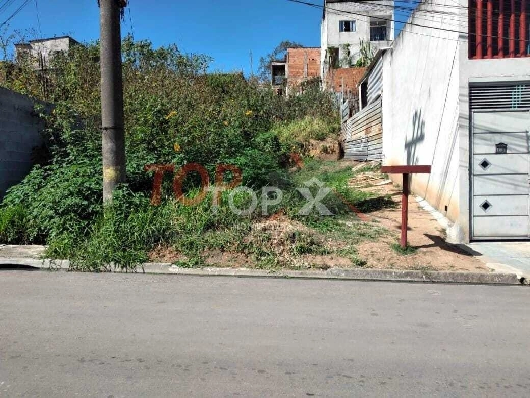 Terreno a venda no Jd Bernardino, todo documentado.  Metragem 6x25  em aclive.