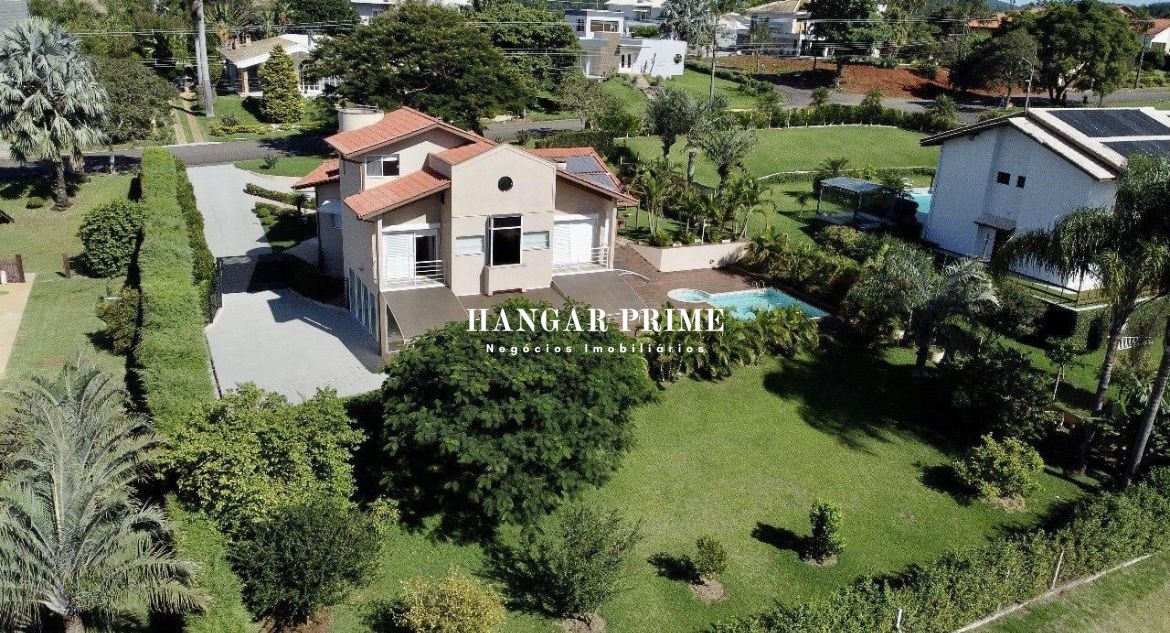 Casa de Alto Padrão à Venda no Condomínio Jardim das Palmeiras — Bragança Paulista/SP