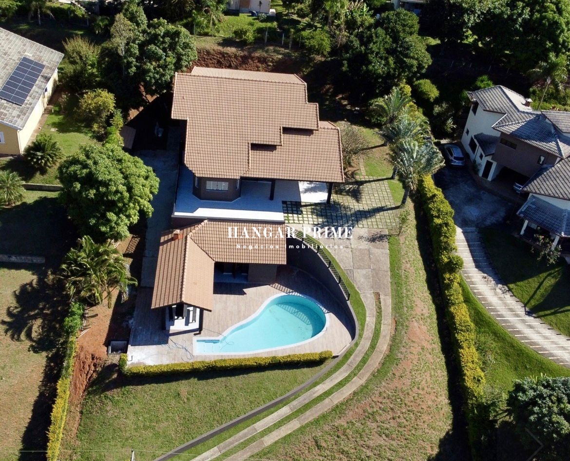 Casa de Alto Padrão à Venda no Condomínio Jardim das Palmeiras — Bragança Paulista/SP