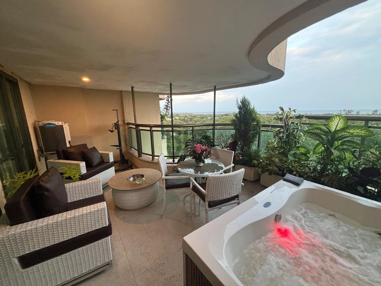 SUN PLACE | BARRA DA TIJUCA | 160m² | 4 SUÍTES | VISTA MAR E LAGOA