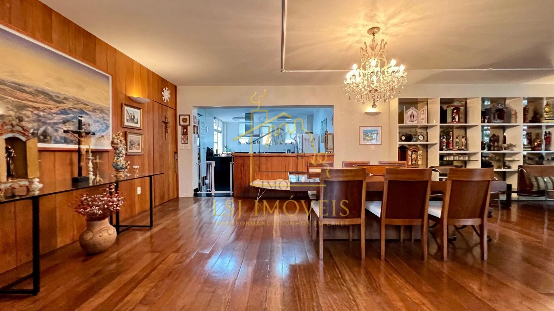 APARTAMENTO 4 QUARTOS E 3 SUÍTES - PORTEIRA FECHADA