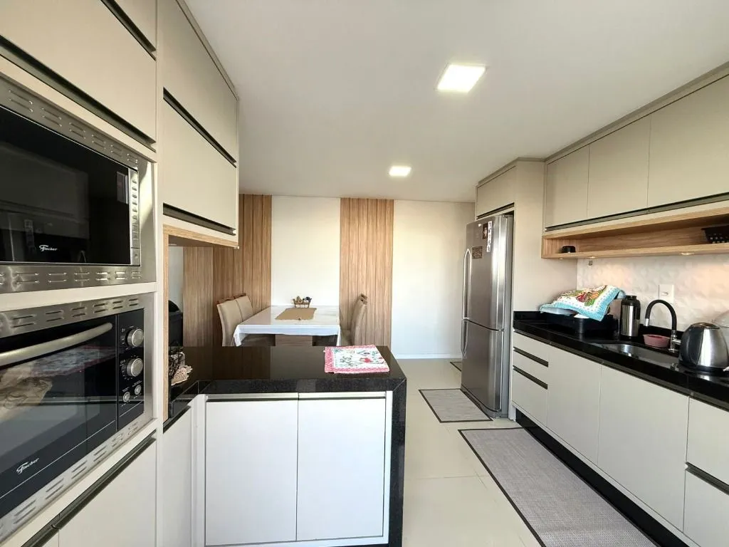 Apartamento semi-mobiliado no Gravatá R$ 680.000