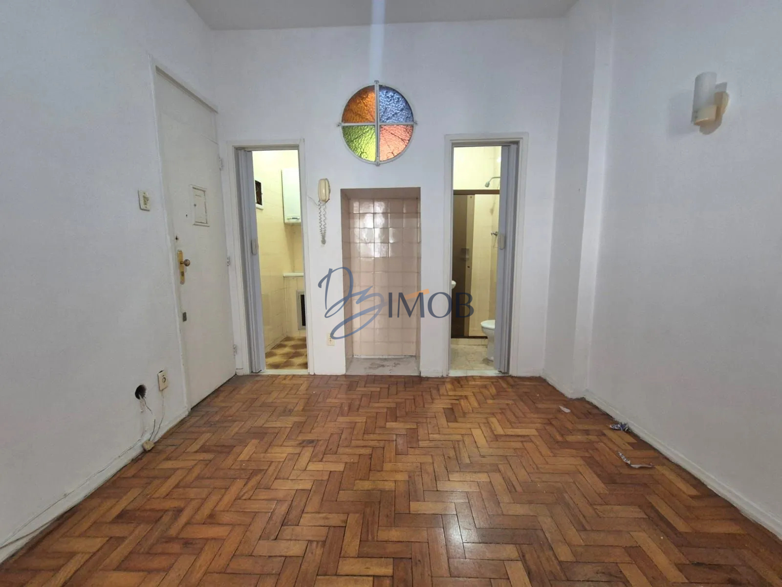 Sala e Quarto - Rua Raimundo Correa - 30m² - para investidor
