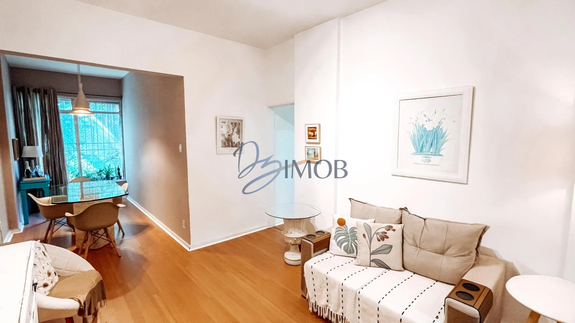 Apartamento 3 Quartos Reformado em Copacabana — 97m², Rua Residencial com Cancela