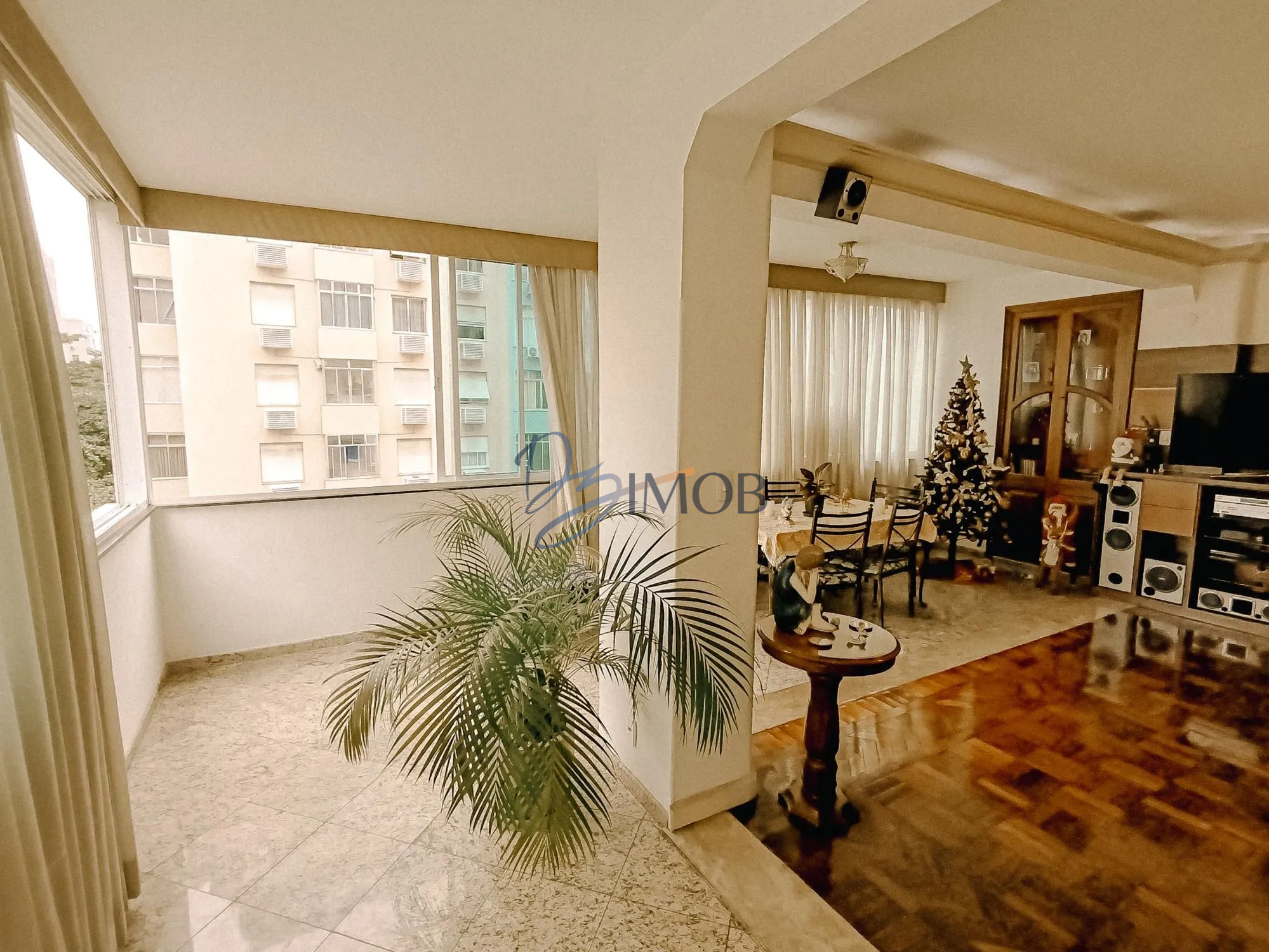 Excelente Apartamento de Frente em Copacabana.
