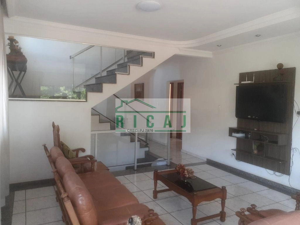 Cobertura com 4 dormitórios à venda, 250 m² por R$ 450.000,00 - Centro - Sabará/MG