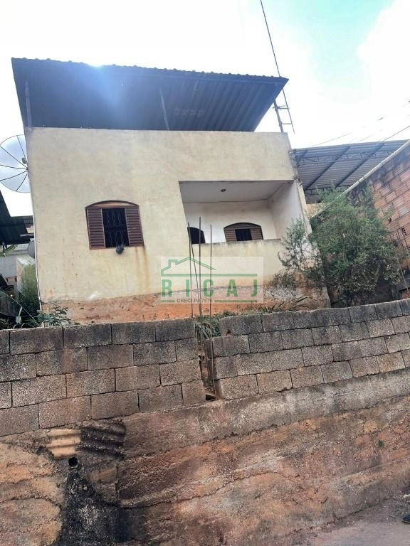 Casa  à venda por R$ 250.000 - Mangabeiras - Sabará/MG