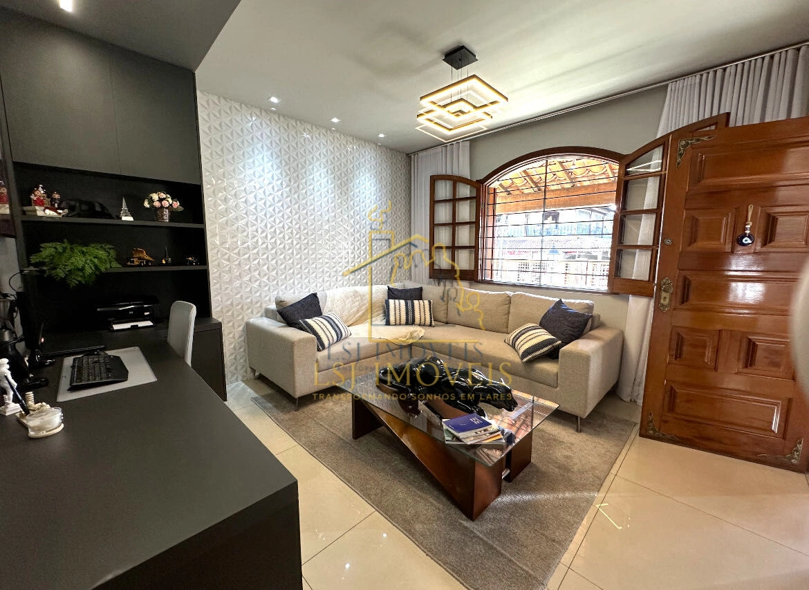 Casa Alto Padrão, bem localizada e planejada