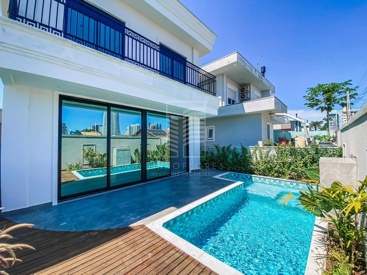 Sobrado com 4 dormitórios à venda, 232 m² por R$ 2.680.000,00 - Centro - Balneário Piçarras/SC