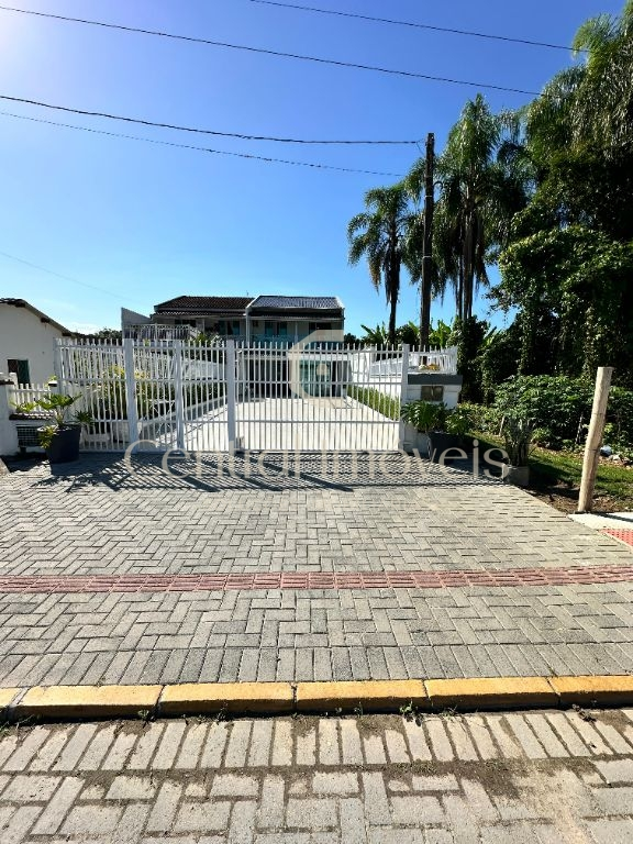 Casa a Venda no Centro de Baln. Piçarras 550M da Praia
