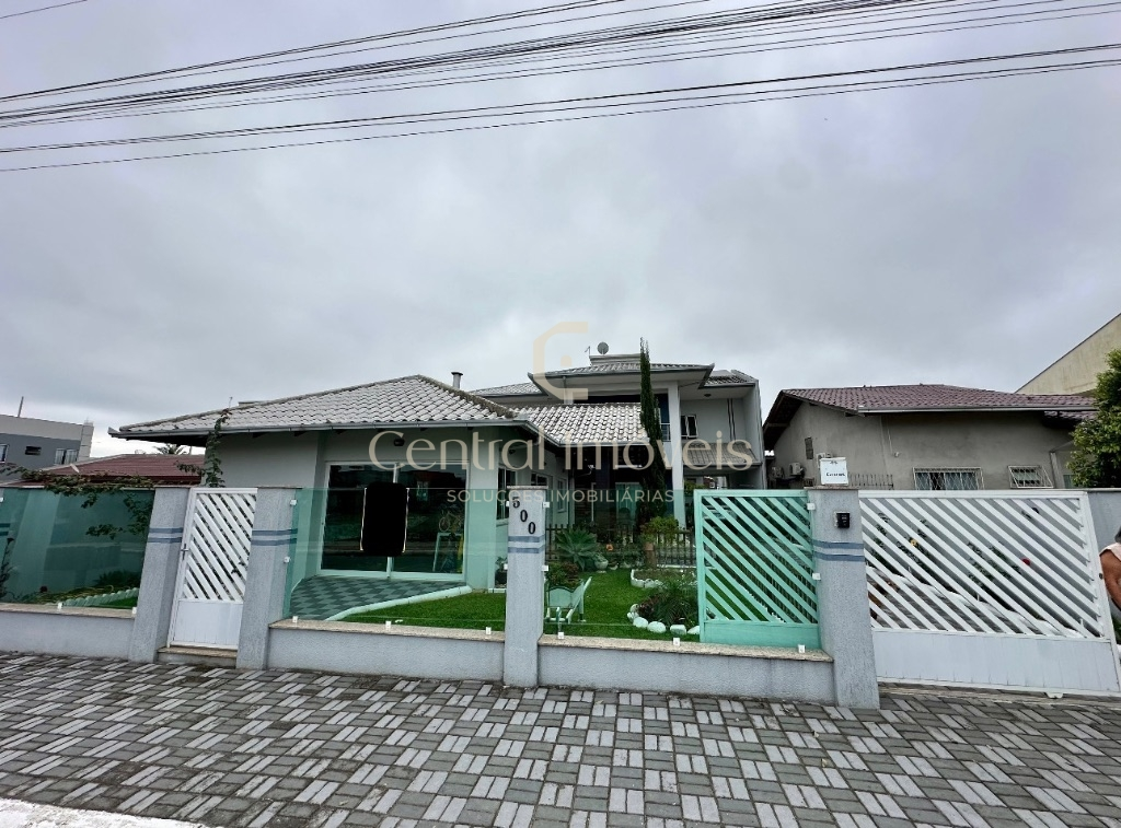 Oportunidade - Casa Sobrado