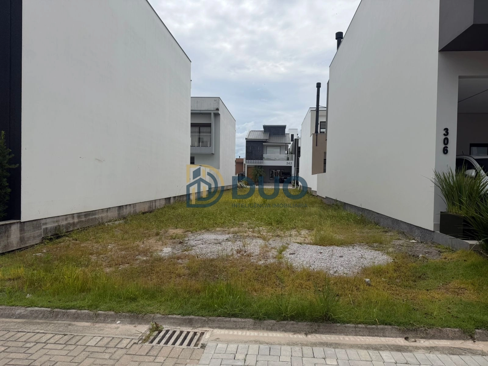 Lote Escriturado em Condomínio Clube no Deltaville