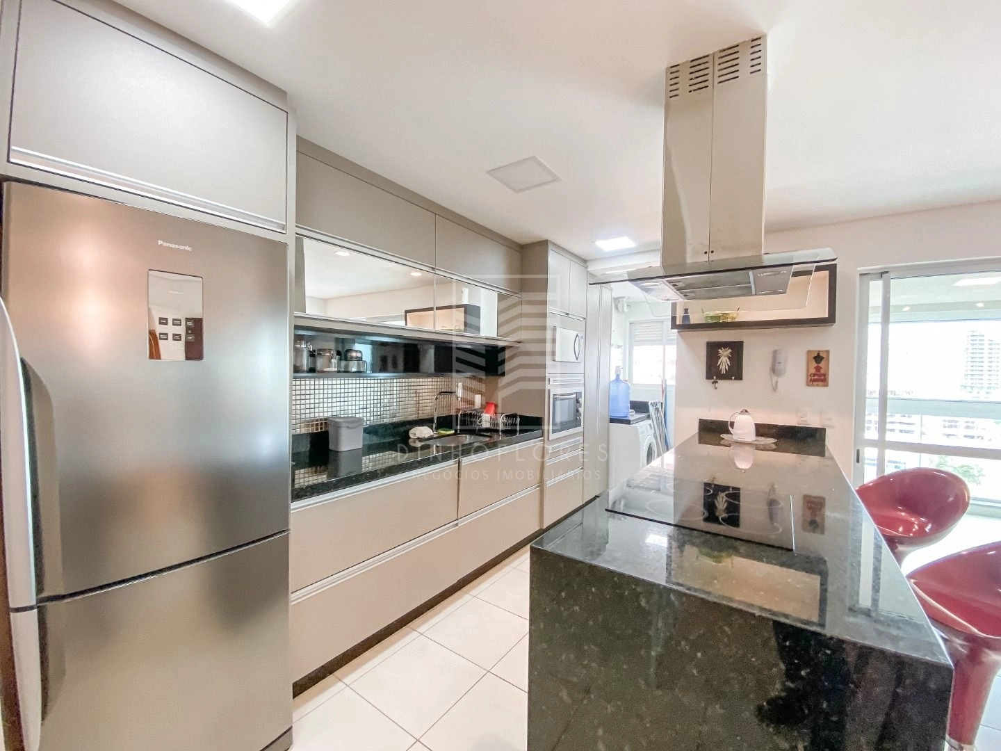 Apartamento com 2 dormitórios à venda, 90 m² por R$ 1.200.000 - Itacolomi - Balneário Piçarras/SC