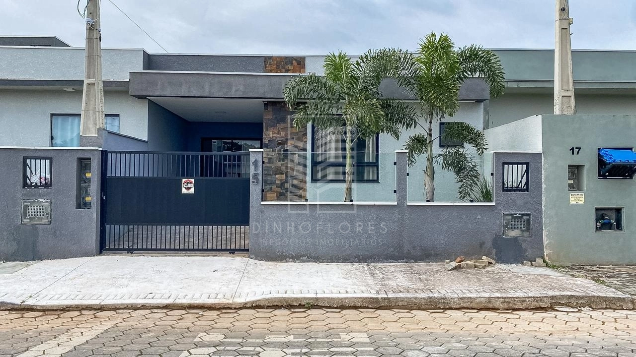Casa Semi Mobiliada com 3 Quartos, Suíte e Churrasqueira em Balneário Piçarras | Pronta para Morar