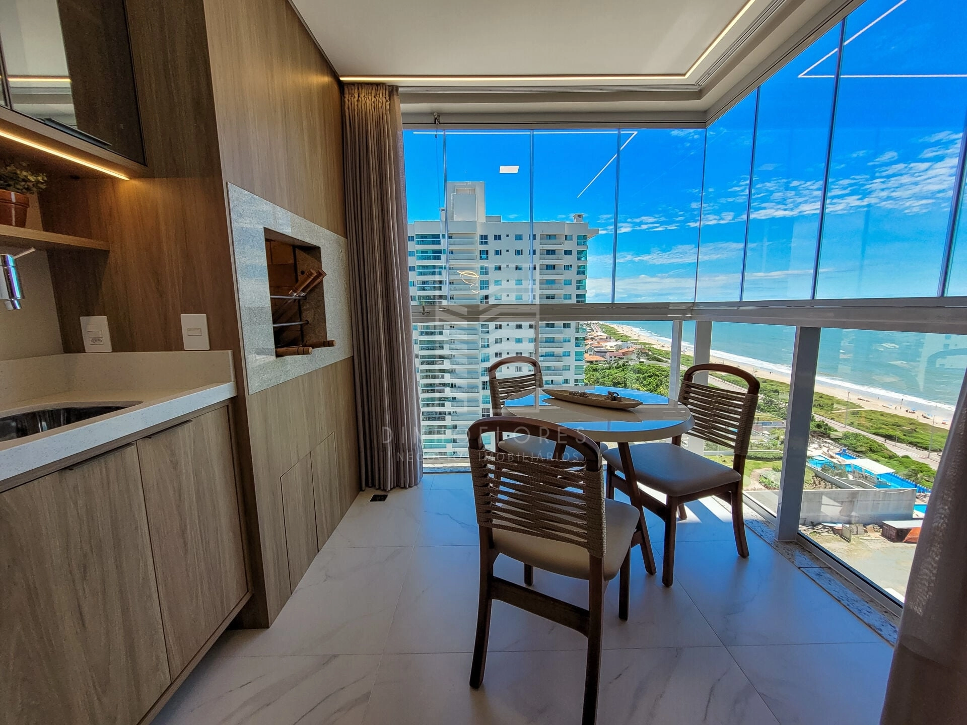 Apartamento com Vista para o Mar no Sunset Tower em Balneário Piçarras | 79m² e 2 Suítes