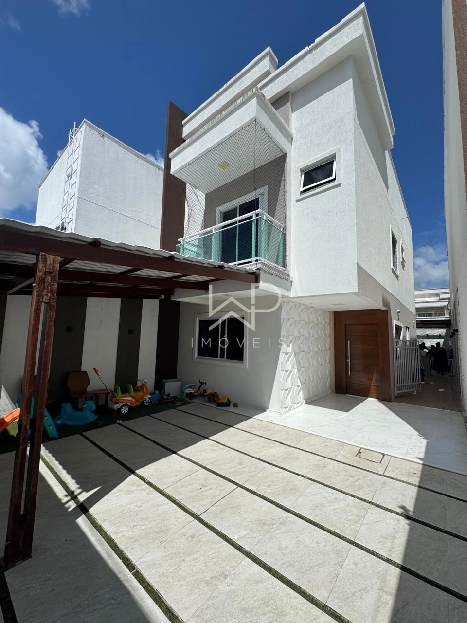 Duplex Alto Padrão em Rua Privativa no Centro Do Eusébio | 3 Suítes e Jacuzzi