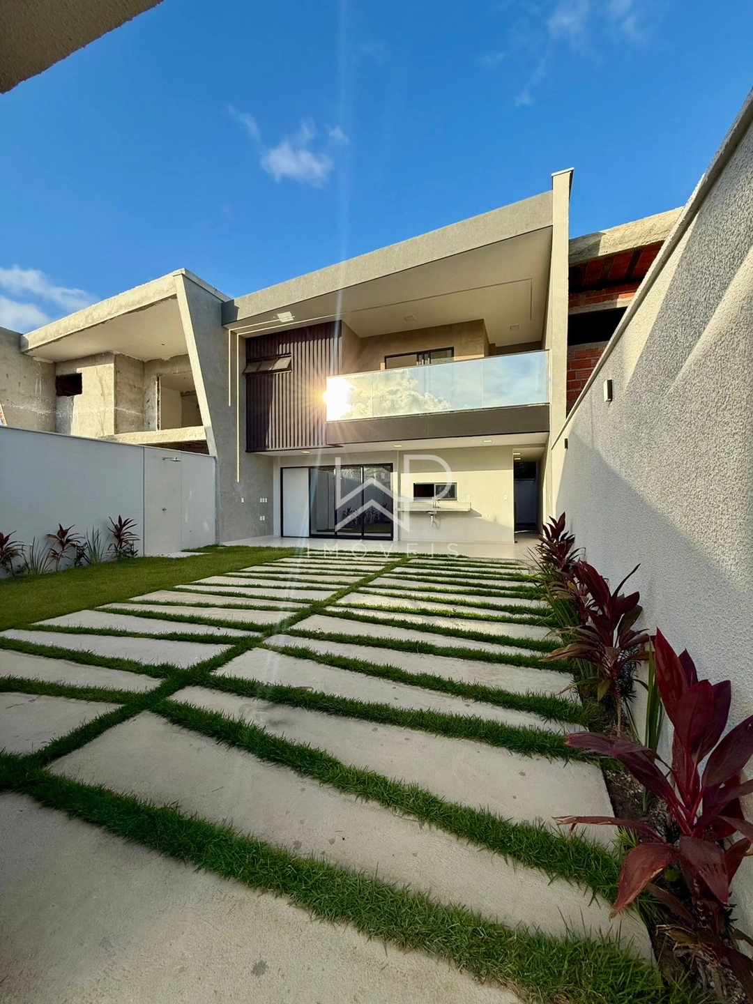 Casa Alto Padrão no Eusébio | 4 Quartos e Varanda Gourmet