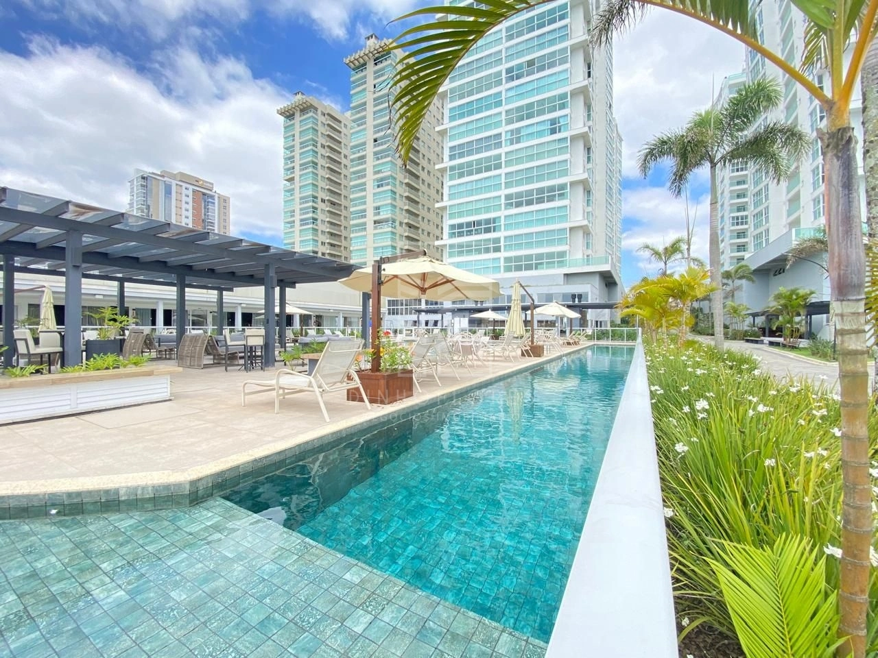 Apartamento com 3 dormitórios à venda, 95 m² por R$ 1.790.000,00 - Bairro Itacolomi - Balneário Piçarras/SC