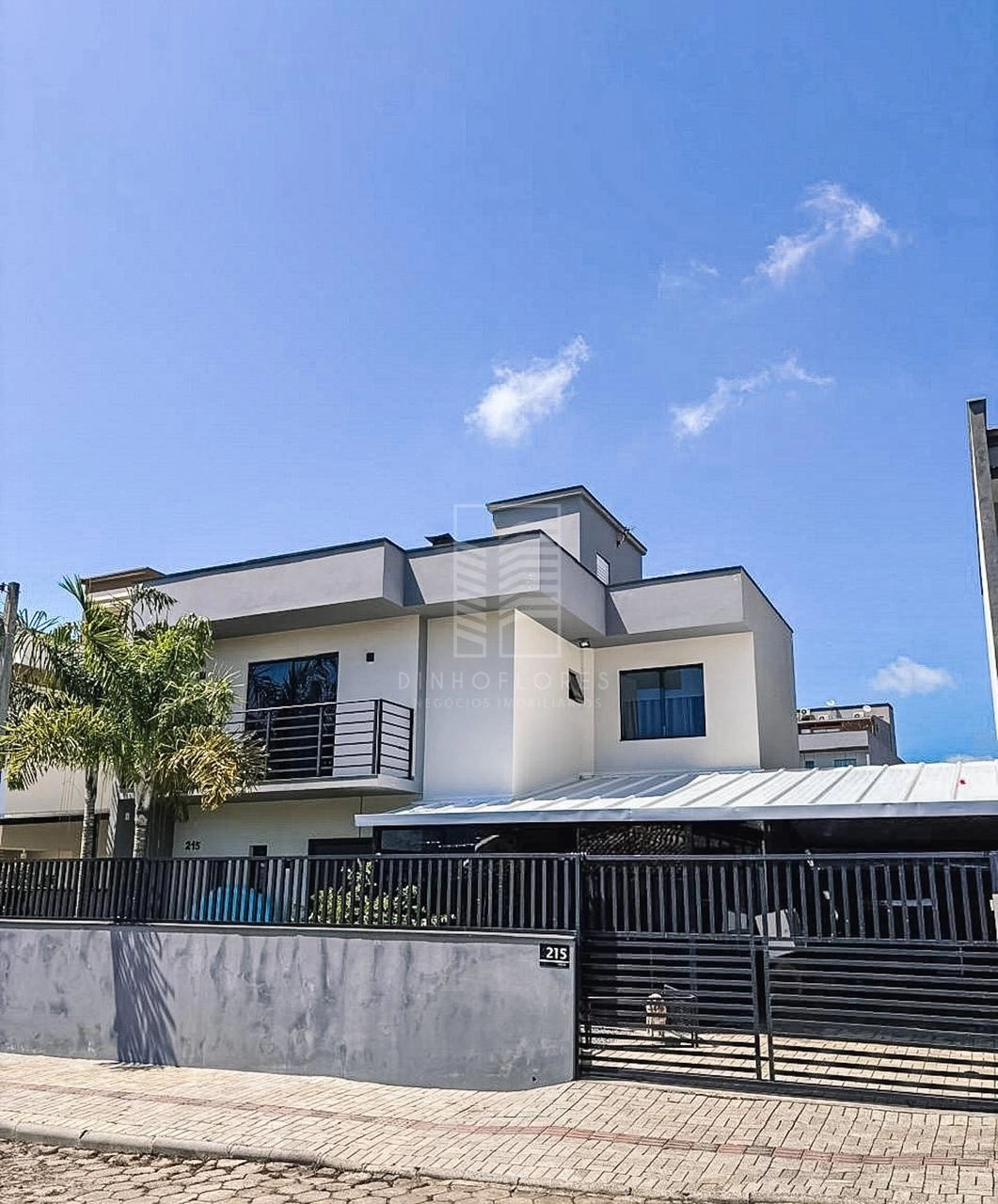 🏡 Sobrado de Alto Padrão a 400 metros da Praia | 3 Dormitórios | Área Gourmet | Itajubá - Barra Velha