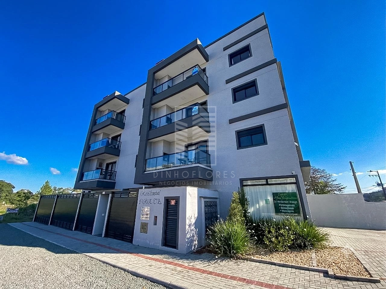 Apartamento Novo com 2 Suítes e 2 Vagas de Garagem | 900 Metros da Praia em Balneário Piçarras - R$550.000,00