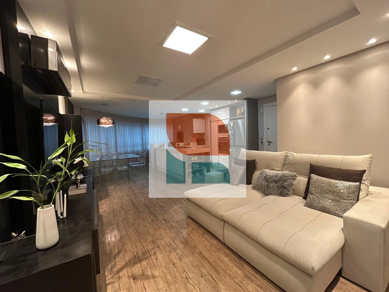 APARTAMENTO | 2 SUÍTES | MOBILIADO | 2 VAGAS | 550M DO PASSEIO SAN MIGUEL | CENTRO | BALNEÁRIO CAMBORIÚ | SC