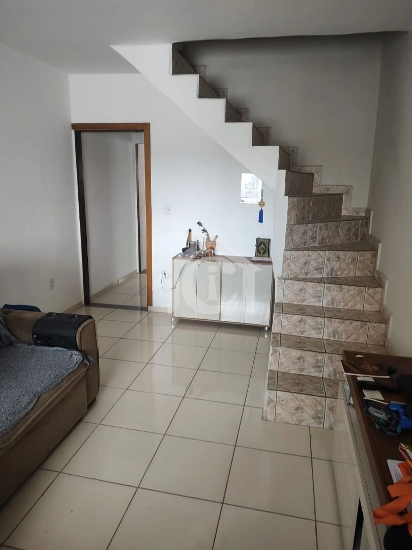 CASA COM 03 DORMITÓRIOS NO CONCEIÇÃO - DIADEMA/SP.