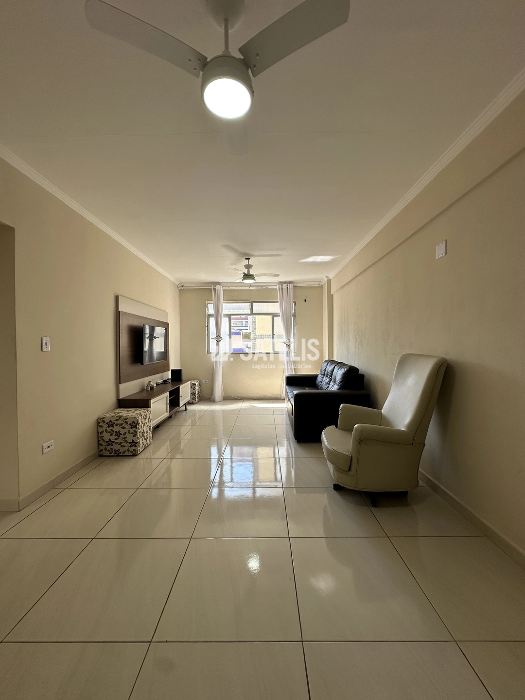 Apartamento à Venda com 2 quartos, 1 banheiro, 1 vaga e 68m²