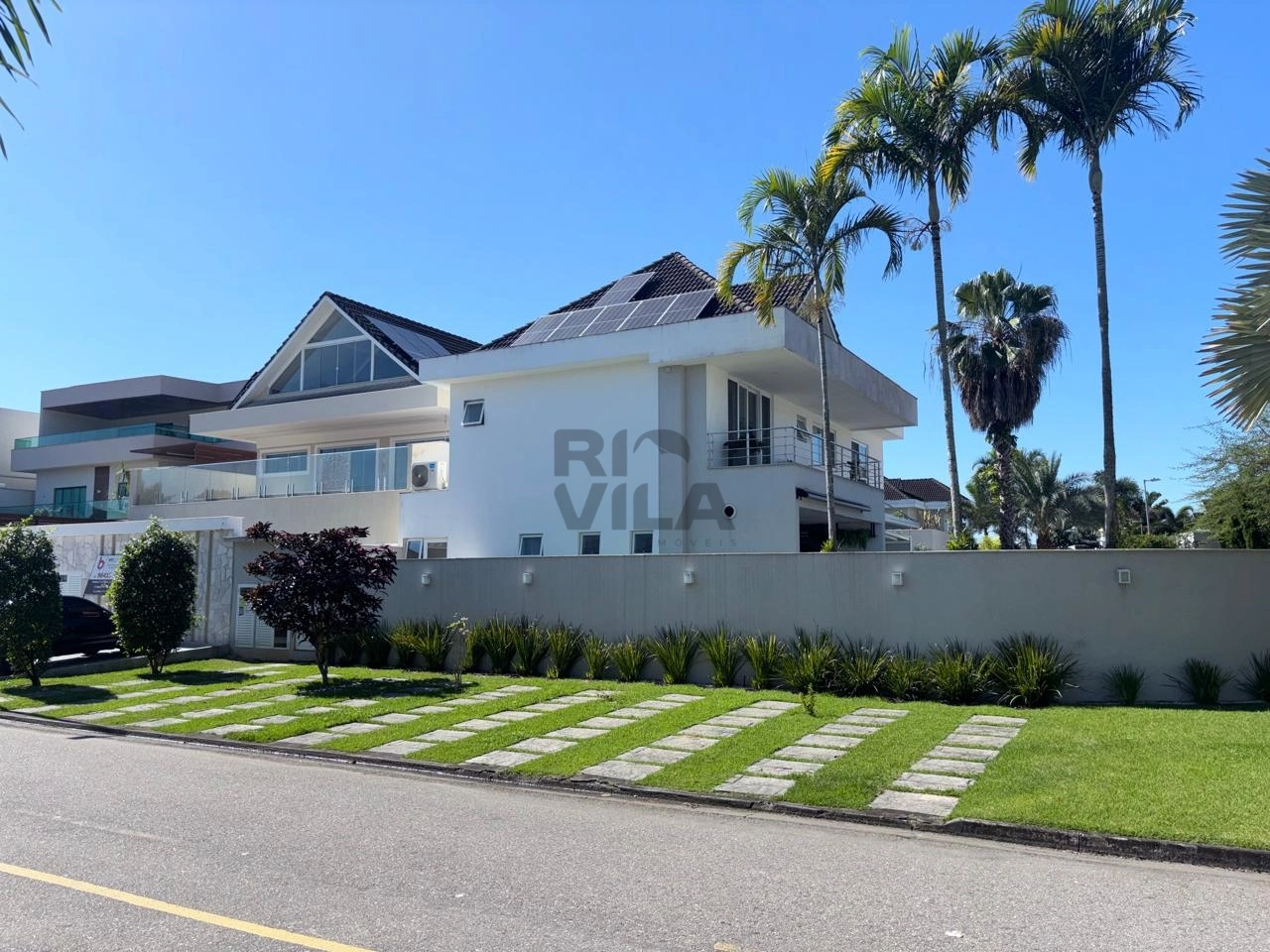 CASA TRIPLEX 300M² | 4 SUÍTES | 9 VAGAS | ARTLIFE | RECREIO