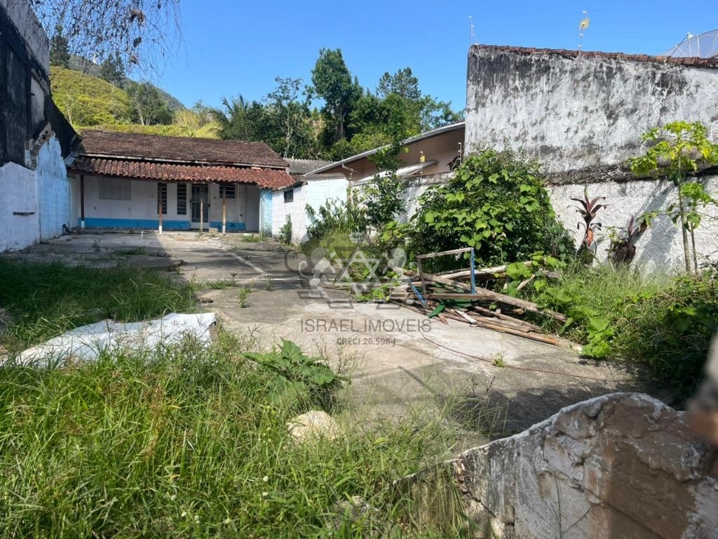 Casa tipo edícula à venda no Centro de Caraguatatuba, SP - 255m² terreno - Com escritura