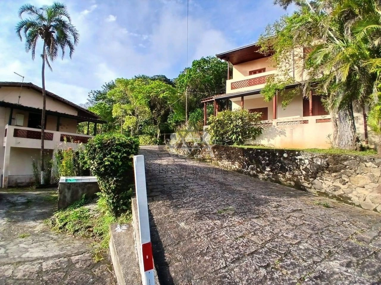 Casa à venda em condomínio na Martim de Sá em Caraguatatuba, SP