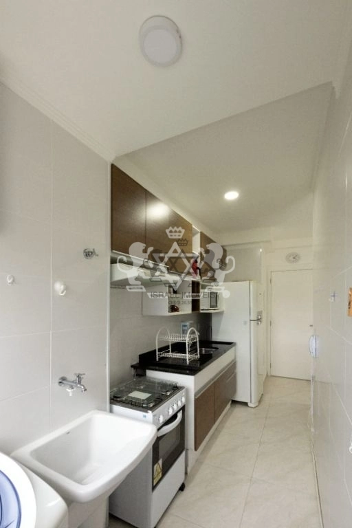 Excelente apartamento de 2 dormitórios na Martim de Sá, com sacada