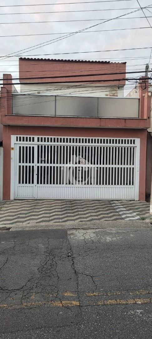 Casa à venda no Taboão em São Bernardo do Campo com 4 dormitórios, suíte e 2 vagas de garagem