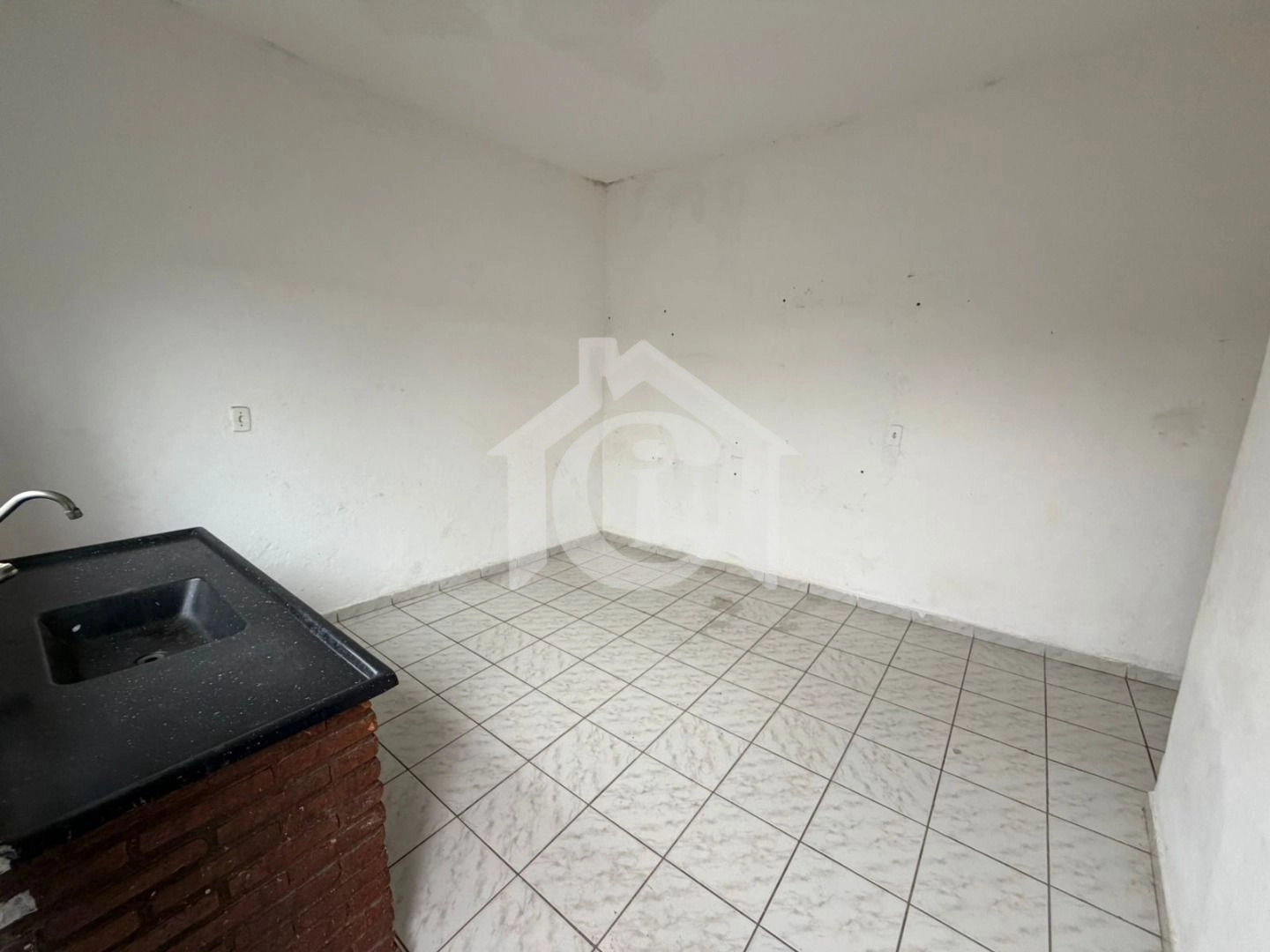 Casa com 1 dormitório para alugar, 1 m² por R$ 750/mês - Serraria - Diadema/SP