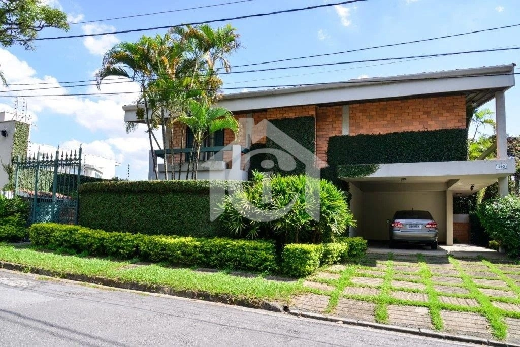 Sobrado com 5 dormitórios à venda em área nobre de São Paulo/SP